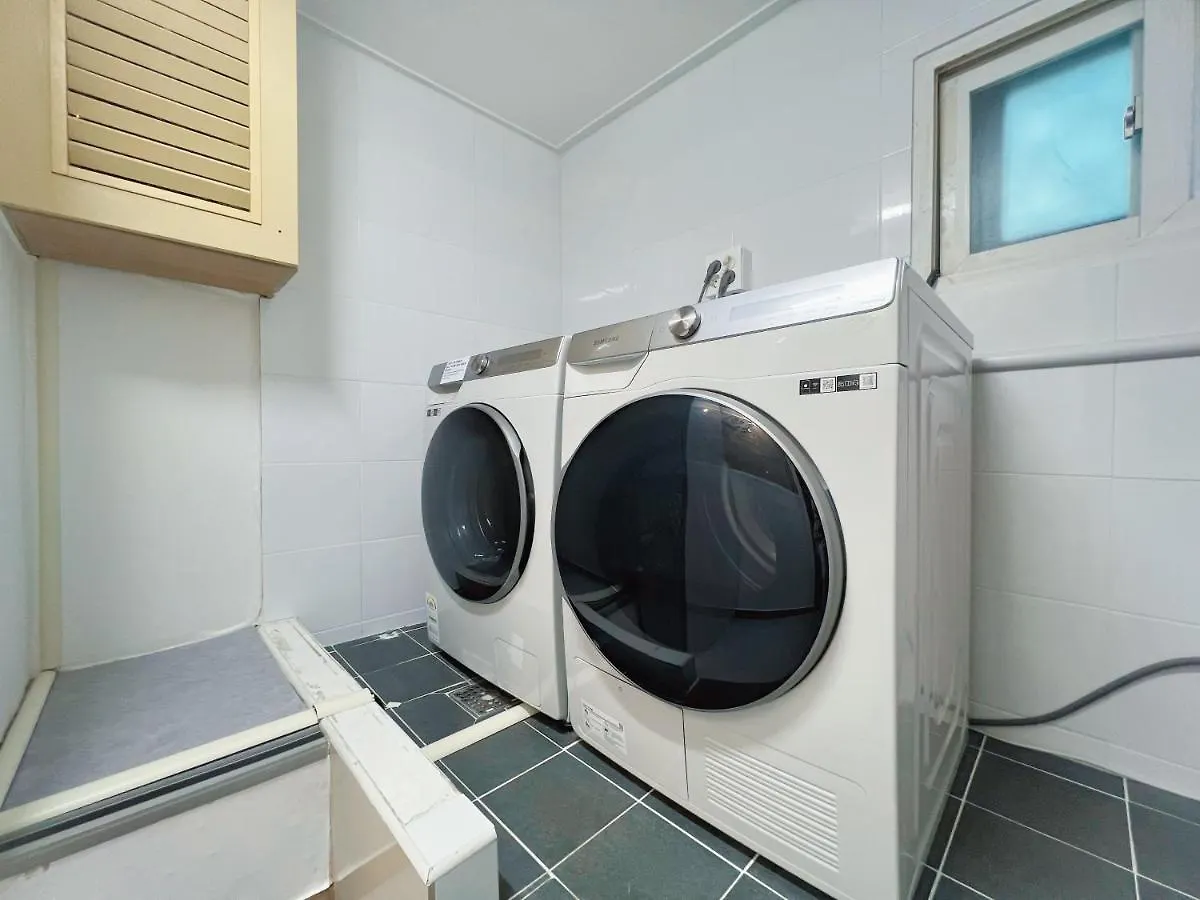 Arte Premium Oneroomtel Myeongdong Seoul